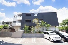 ソレムニティの外観
