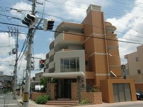 デルスールラローザの外観