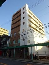エステート茨木駅前の外観