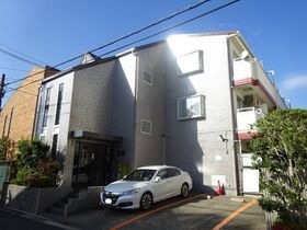 コーポラスムツミの外観