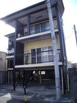 ライナーゆいの外観