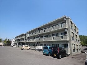 パインコート鏡山の外観