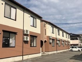 魚津市吉島の外観
