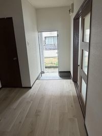 お部屋から玄関へ