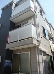 写真：足立区西新井本町４丁目の外観
