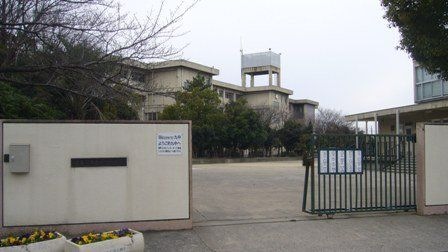 寝屋川市立第九中学校