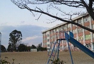 寝屋川市立国松緑丘小学校