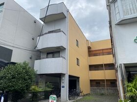 サンパレスの外観