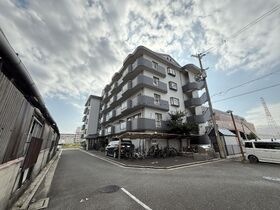 GLANZ三ッ島の外観