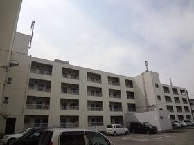 ロイヤルハイツ木村2号館の外観