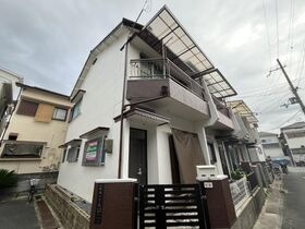 新家一丁目テラスハウスの外観
