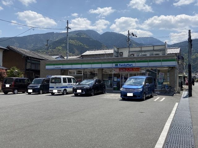 ファミリーマート宇和島本町追手店