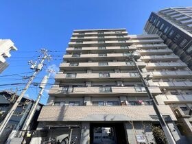 ファミーユ舟入中町の外観
