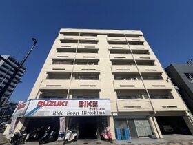 下井田マンションの外観