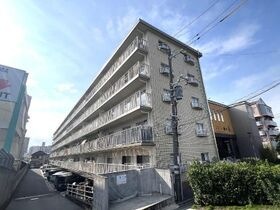 エメラルドマンション舟入南の外観