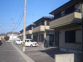 ハイム弁天前の外観