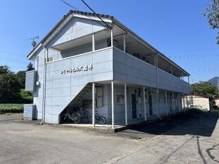 写真:ロイヤルヒルズ岩井の外観