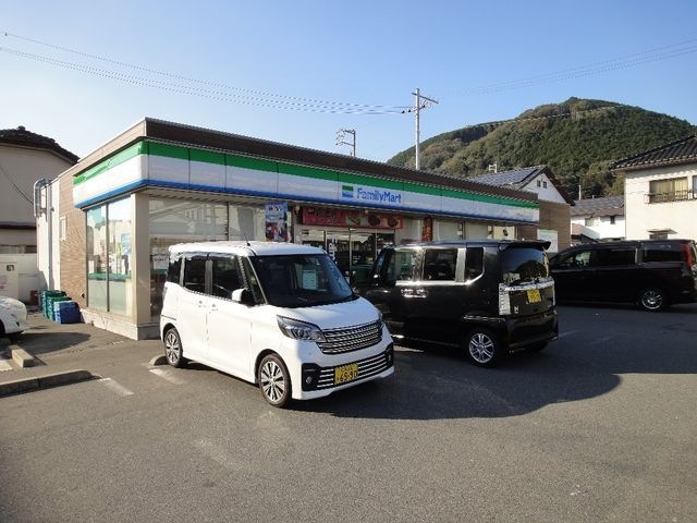 ファミリーマート三次尾関山店