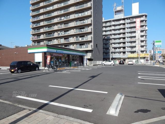 写真:ファミリーマート福山野上町店