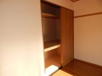 押入