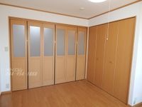 折れ戸で間仕切り