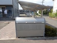 専用ごみ場、駐輪場