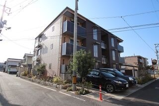 写真：シャラーレ西深津の外観