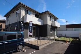 シャーメゾンクルジュ（メゾネット角住戸）の外観