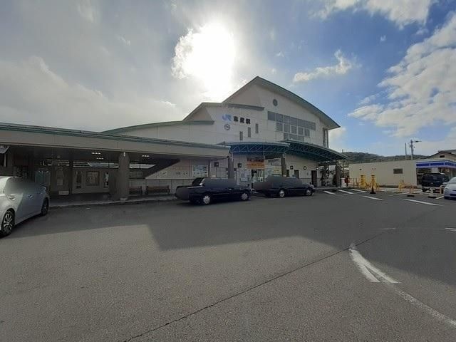 写真：志度駅(JR四国 高徳線)