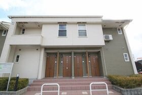 アースCの外観