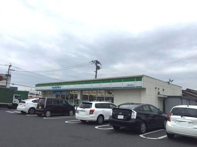 ファミリーマート行橋安川通り店