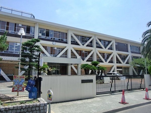 貝塚市立南小学校