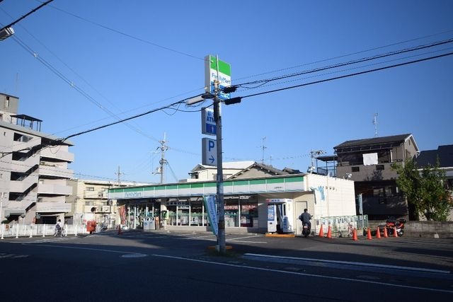 ファミリーマート法善寺駅東店