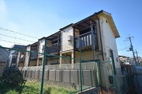 ウエストシャトー１の外観