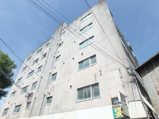 写真:シャトーナツヤマの外観