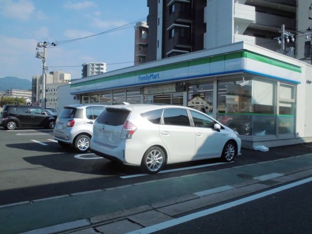 ファミリーマート八幡西三ヶ森店