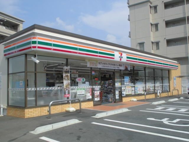 セブンイレブン八幡三ケ森電停前店
