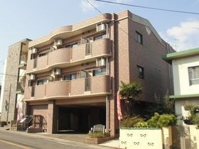 グランシャリオ東鳴水の外観