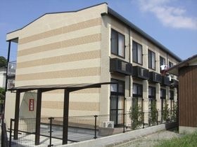 レオパレス グランドゥール綾の外観