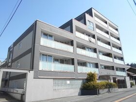 フィールド川和の外観