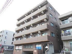ランドワールド仲町台の外観