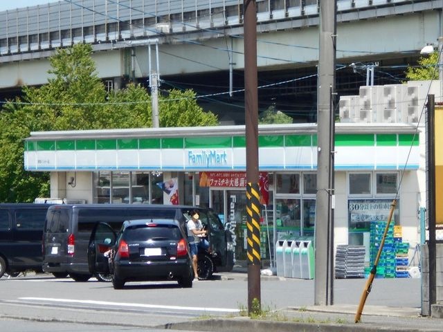ファミリーマート都筑インター店