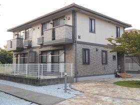 プロイド中央H棟の外観