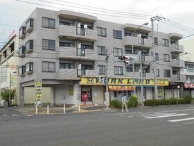 友ビル１号の外観
