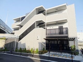 写真:グランルミネ石橋の外観