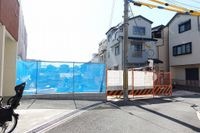 建築中