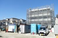建築中