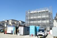 建築中