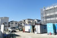 建築中