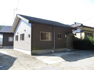 写真：小林市野尻町三ケ野山の外観